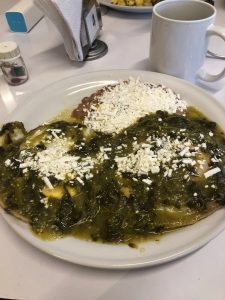 estrellados salsa verde con acelgas